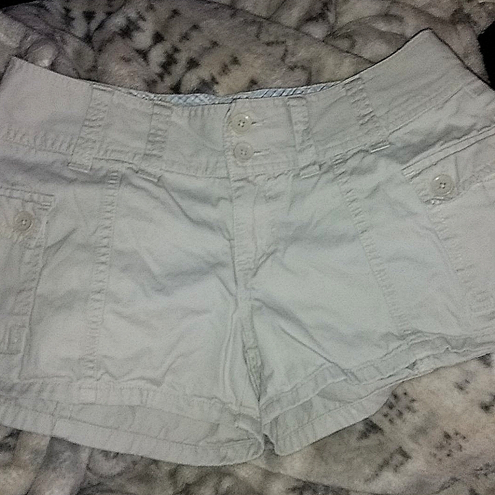 plugg Kaki Shorts